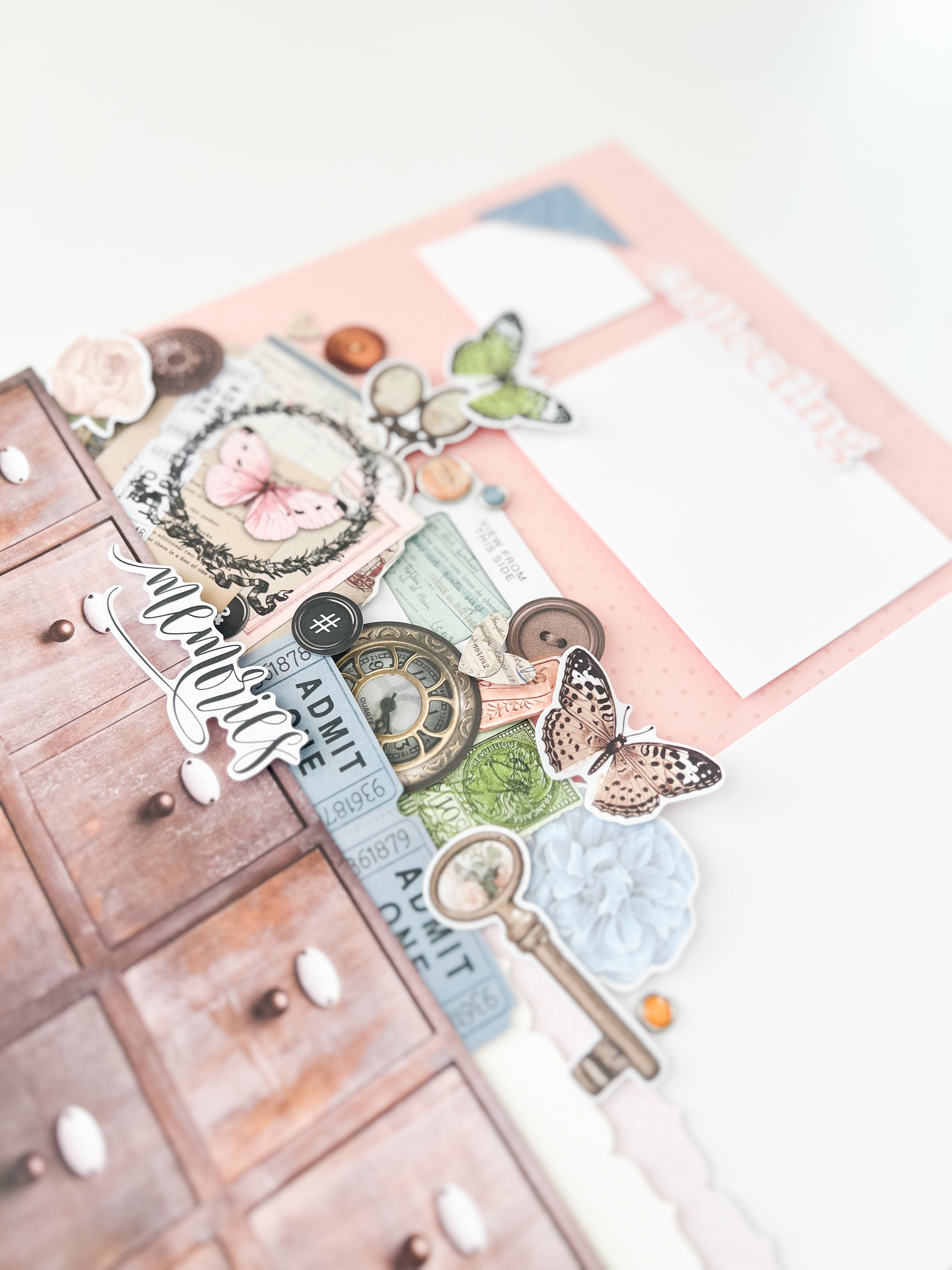 Simple Vintage Junk Drawer Layouts