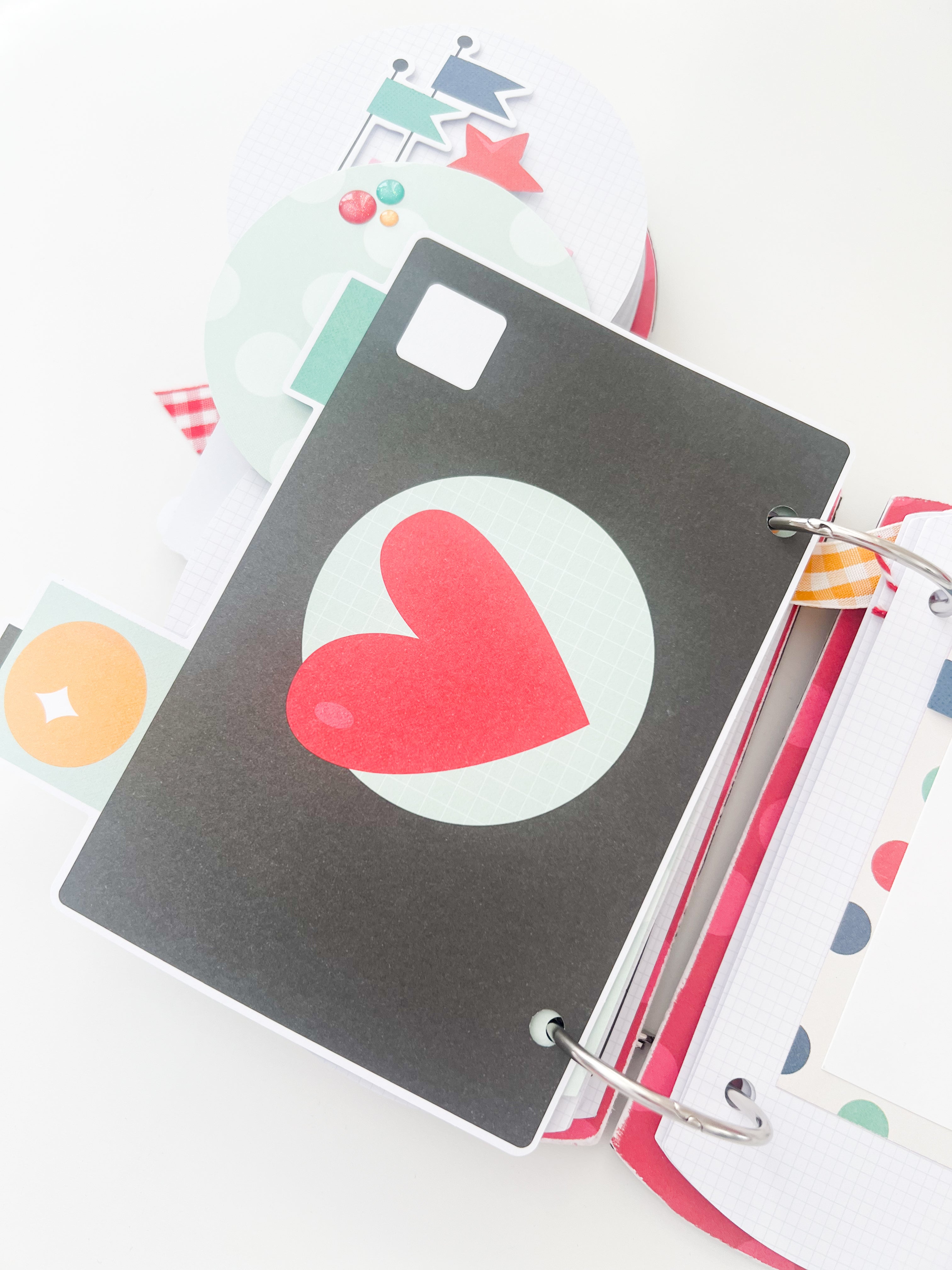 SIMPLE STORIES HAPPIEST PLACE BINDER **PRE-ORDER**